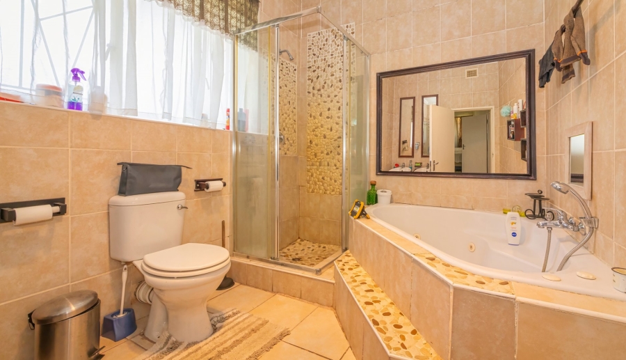 4 Bedroom Property for Sale in Wilgenhof Free State